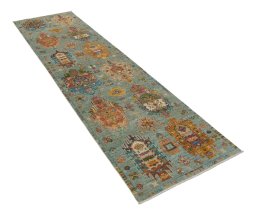 Corner detail of New Farahan rug showing border pattern and Wool pile