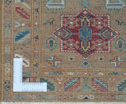 Corner detail of New Farahan rug showing border pattern and Wool pile