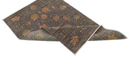 Central medallion detail of New Farahan rug from Pakistan