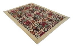 Corner detail of New Farahan rug showing border pattern and Wool pile