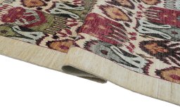 Close-up detail of New Farahan rug from Pakistan showing Wool weave