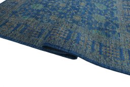 Close-up detail of New Farahan rug from Pakistan showing Wool weave