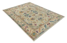 Corner detail of New Farahan rug showing border pattern and Wool pile