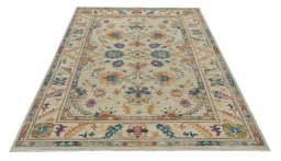 Surface texture of New Farahan rug with natural Wool and intricate pattern
