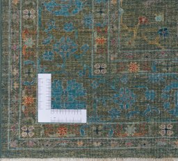 Corner detail of New Farahan rug showing border pattern and Wool pile