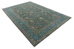Corner detail of New Farahan rug showing border pattern and Wool pile