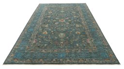 Surface texture of New Farahan rug with natural Wool and intricate pattern