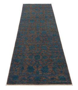 Surface texture of New Farahan rug with natural Wool and intricate pattern
