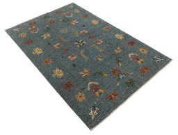 Corner detail of New Farahan rug showing border pattern and Wool pile