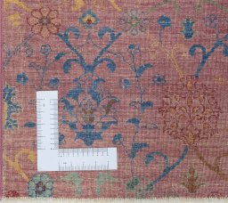 Corner detail of New Farahan rug showing border pattern and Wool pile