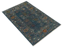 Corner detail of New Farahan rug showing border pattern and Wool pile