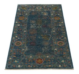 Surface texture of New Farahan rug with natural Wool and intricate pattern