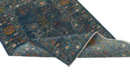 Central medallion detail of New Farahan rug from Pakistan