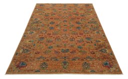 Surface texture of New Farahan rug with natural Wool and intricate pattern