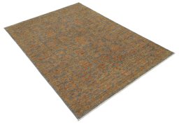 Corner detail of New Farahan rug showing border pattern and Wool pile