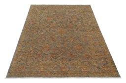 Surface texture of New Farahan rug with natural Wool and intricate pattern