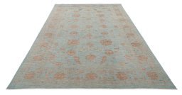 Surface texture of New Farahan rug with natural Wool and intricate pattern