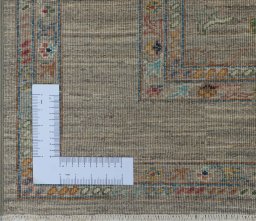 Corner detail of New Farahan rug showing border pattern and Wool pile