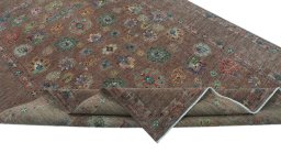 Central medallion detail of New Farahan rug from Pakistan