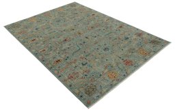 Corner detail of New Farahan rug showing border pattern and Wool pile