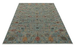 Surface texture of New Farahan rug with natural Wool and intricate pattern