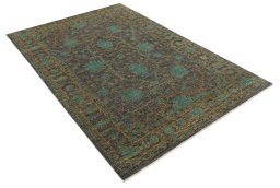 Corner detail of New Farahan rug showing border pattern and Wool pile