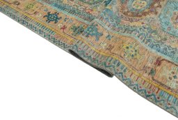 Close-up detail of New Farahan rug from Pakistan showing Wool weave