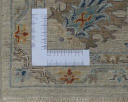 Corner detail of New Farahan rug showing border pattern and Wool pile
