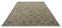 Surface texture of New Farahan rug with natural Wool and intricate pattern