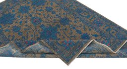 Central medallion detail of New Farahan rug from Pakistan