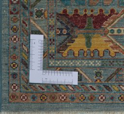 Corner detail of New Farahan rug showing border pattern and Wool pile