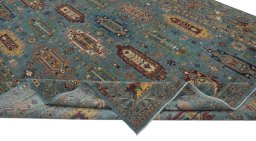 Central medallion detail of New Farahan rug from Pakistan