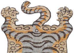 Backside of handmade New Farahan rug showing knot structure and weave density