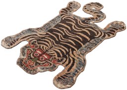 Close-up detail of New Farahan rug from Pakistan showing Wool weave