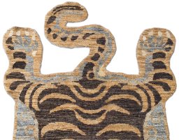 Backside of handmade New Farahan rug showing knot structure and weave density