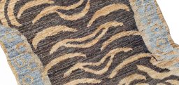 Central medallion detail of New Farahan rug from Pakistan