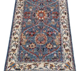 Surface texture of New Farahan rug with natural Wool and intricate pattern