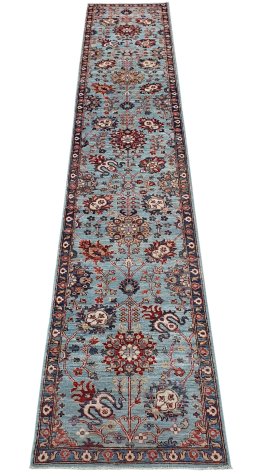 Corner detail of New Farahan rug showing border pattern and Wool pile