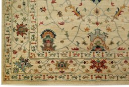 Corner detail of New Farahan rug showing border pattern and Wool pile