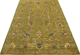Surface texture of New Farahan rug with natural Wool and intricate pattern