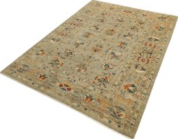 Corner detail of New Farahan rug showing border pattern and Wool pile