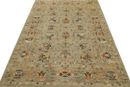 Surface texture of New Farahan rug with natural Wool and intricate pattern