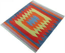 Corner detail of New Kilim Sofre rug showing border pattern and Wool pile
