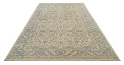 Surface texture of New Farahan rug with natural Wool and intricate pattern