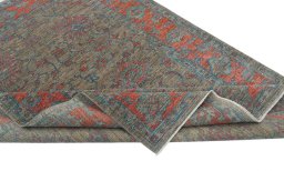 Central medallion detail of New Farahan rug from Pakistan
