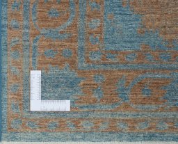 Corner detail of New Farahan rug showing border pattern and Wool pile