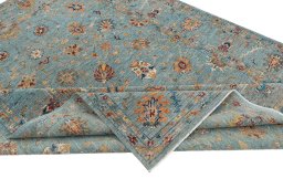 Central medallion detail of New Farahan rug from Pakistan