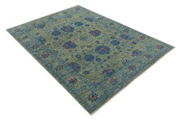 Corner detail of New Farahan rug showing border pattern and Wool pile
