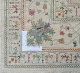Corner detail of New Farahan rug showing border pattern and Wool pile