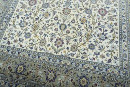 Close-up detail of New Kashan rug from Iran / Persia showing Cork weave